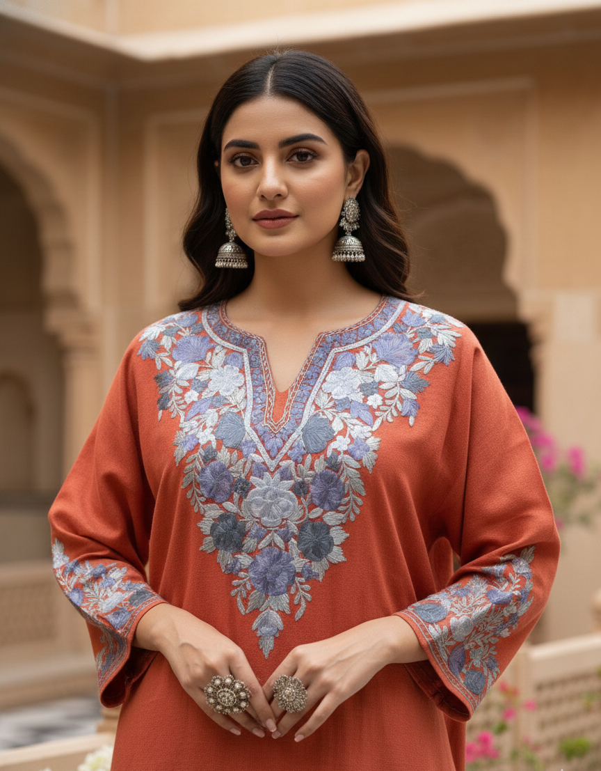 Surmayé Aari – Woollen Pheran with Kashmiri Aari Embroidery