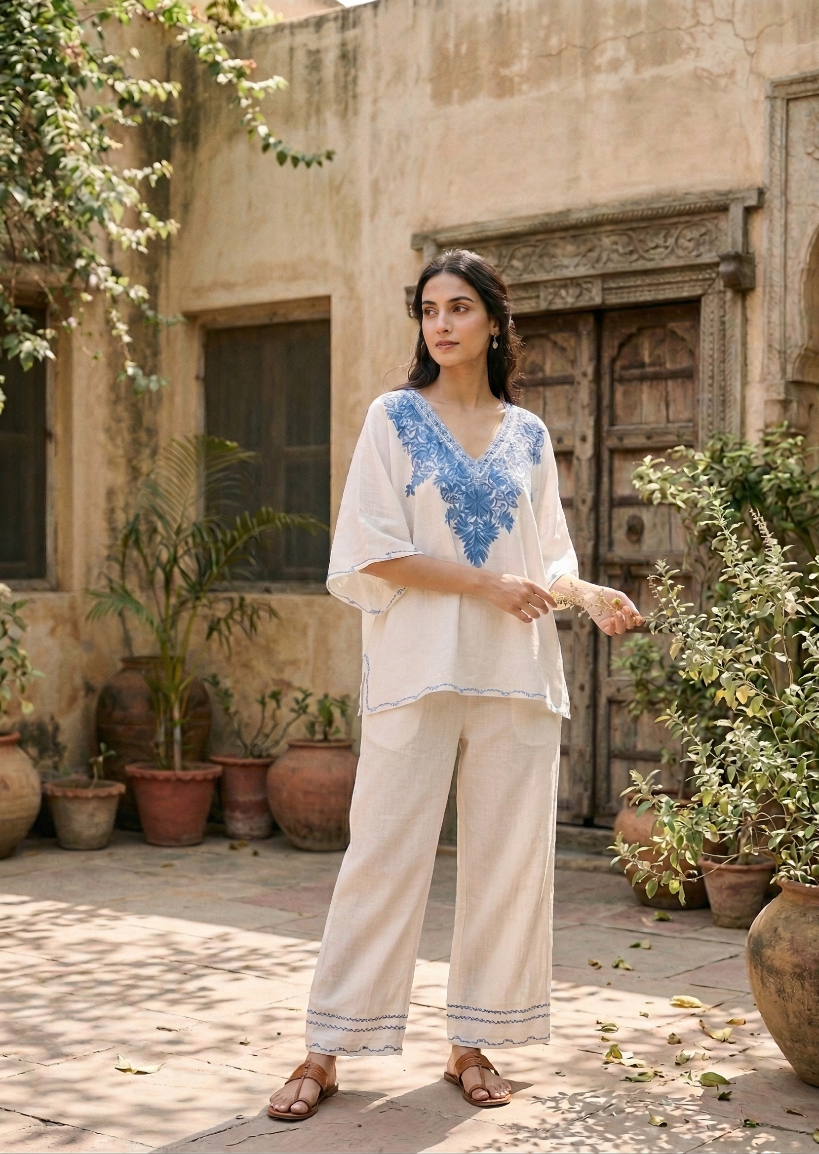 Gulkaar-e-Neel Kaftan