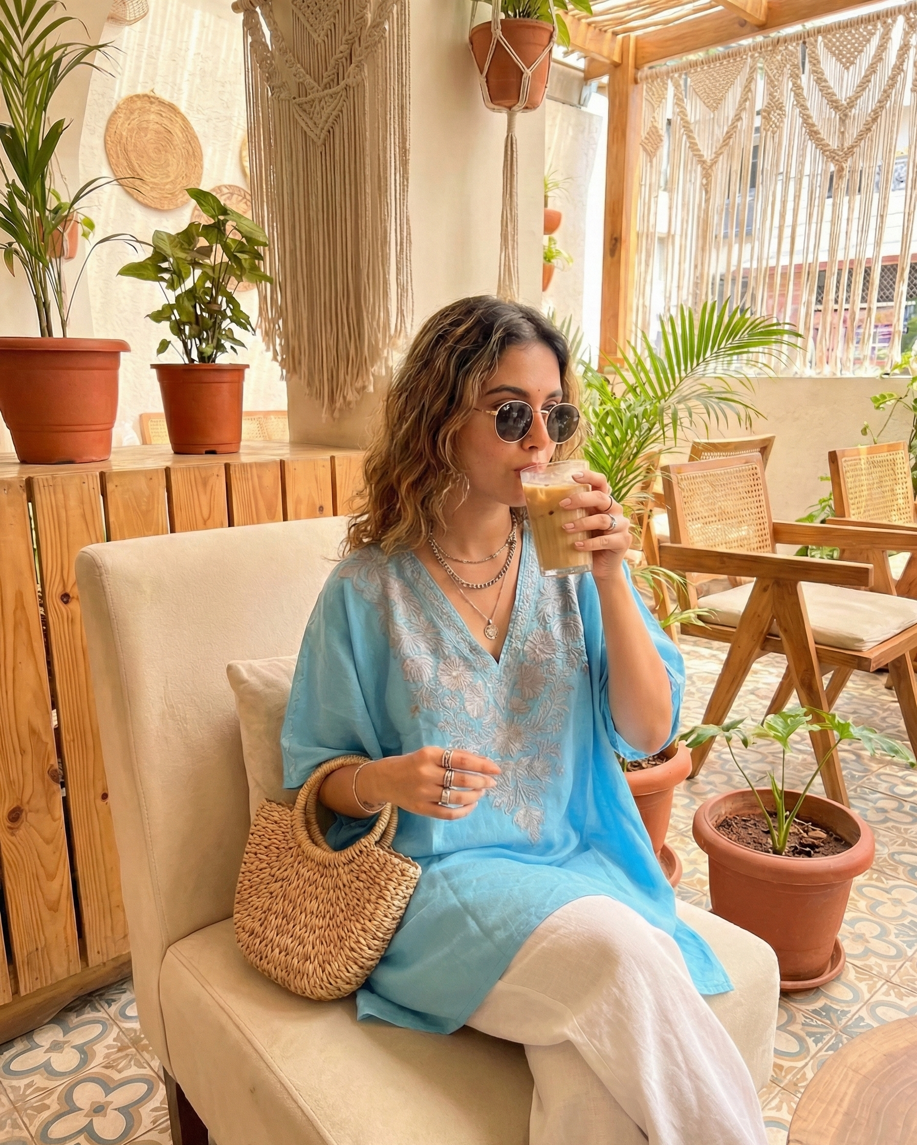 Noor-e-Neel Kaftan