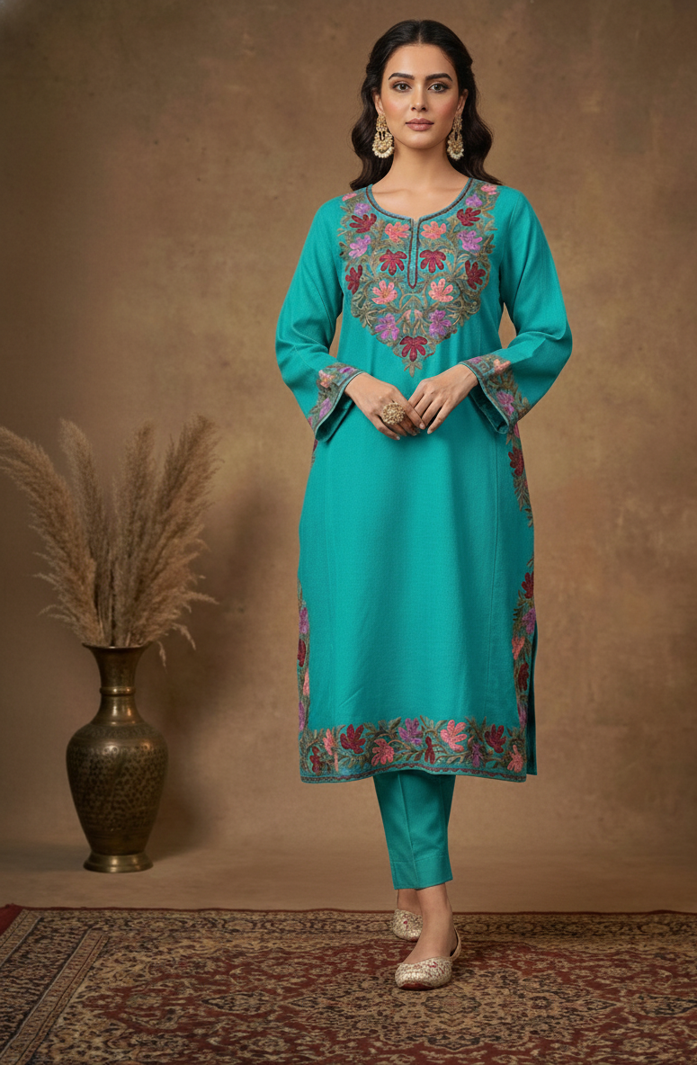 Turquaz Chinar-Kari – Woollen Pheran with Kashmiri Chinar Aari Embroidery