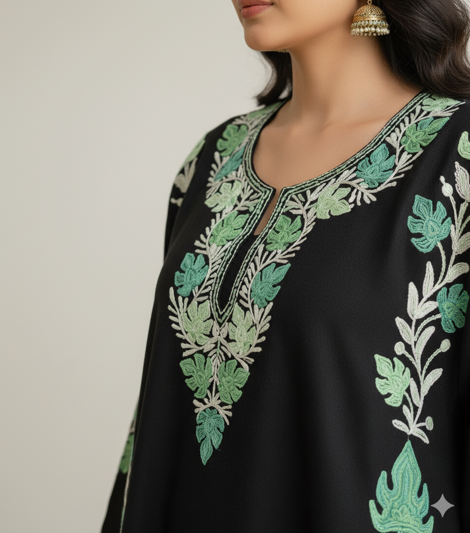 Siyah Chinar-Kari – Woollen Pheran with Kashmiri Chinar Aari Embroidery