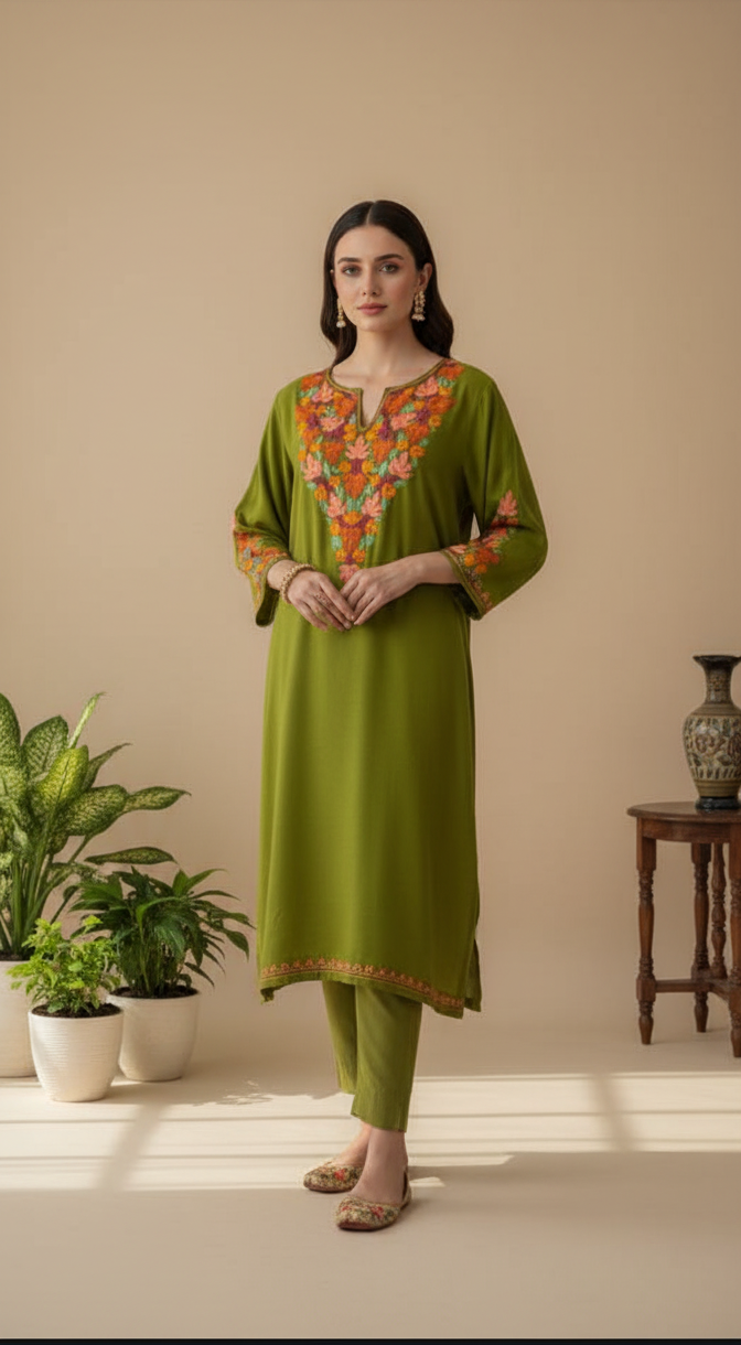 Guldaari-e-Zaitoon Front Panel Pheran