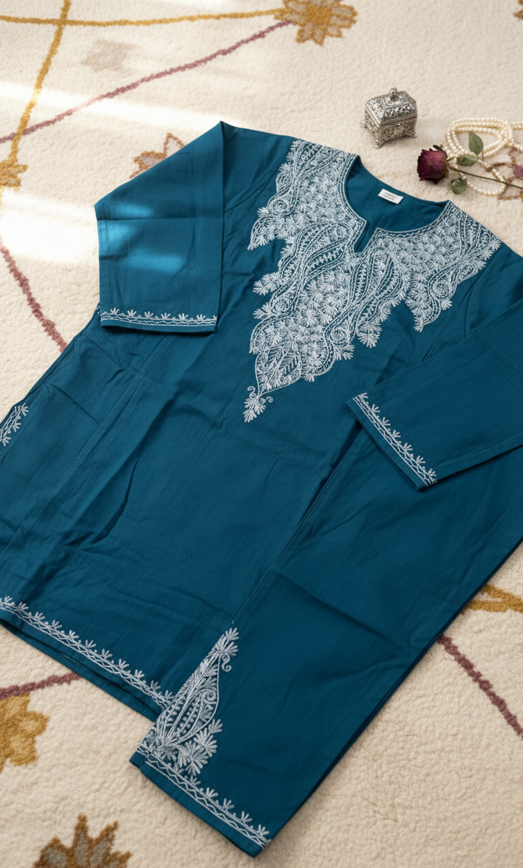 Neelkaar Aari Pheran Set