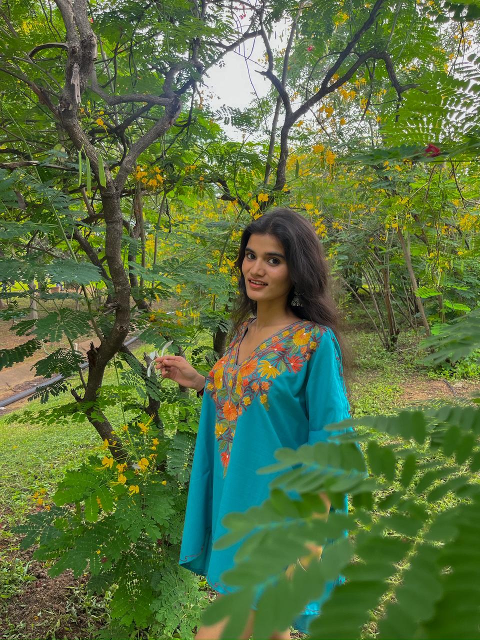 Bahaar-e-Nili Kaftan